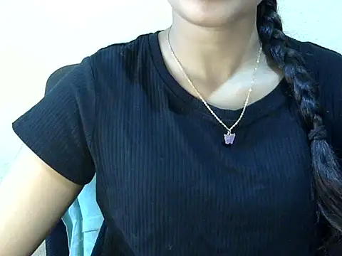 Snapshot of Shab_M chatting on August 4, 7:44 am Shab M online show from August 4, 7:44 am