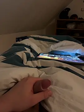 hannes256102 online show from April 5, 9:45 pm