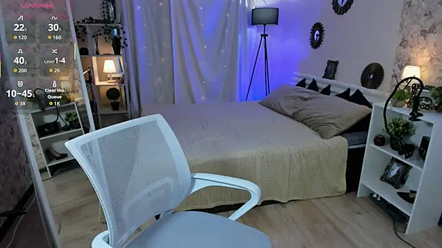 Snapshot of Katy_Midocalm chatting on May 3, 9:37 am Katy Midocalm online show from May 3, 9:37 am