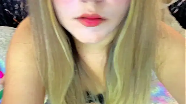Snapshot of VioletaSweett1 chatting on July 24, 11:03 pm VioletaSweett1 online show from July 24, 11:03 pm