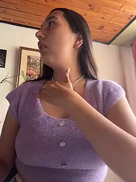 Snapshot of Alix_Rousses21 chatting on March 15, 6:25 pm Alix Rousses21 online show from March 15, 6:25 pm