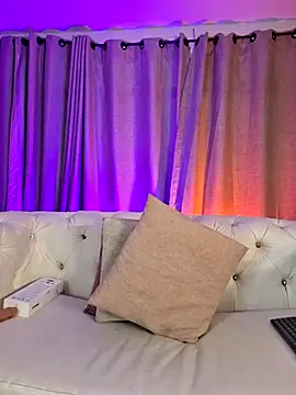 Amy Parkker online show from March 11, 12:33 pm