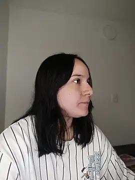 tiffanybrowm online show from April 5, 3:15 am