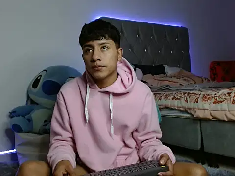 Sebas Ross04 online show from December 14, 6:52 am