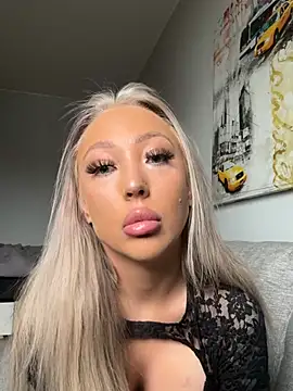 Snapshot of Sannababyy chatting on March 25, 1:39 pm Sannababyy online show from March 25, 1:39 pm