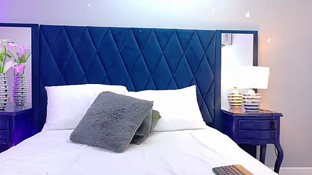 AnnieLeigt online show from March 16, 12:31 pm