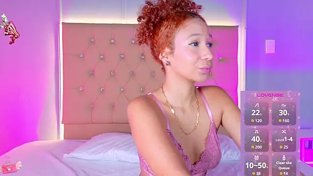 EmmaLawrence  online show from March 30, 9:10 am