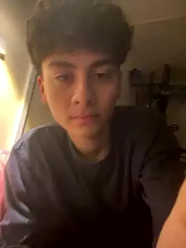 Snapshot of hungspanishtwink chatting on January 9, 9:45 am hungspanishtwink online show from January 9, 9:45 am