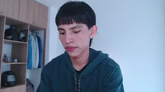 andrew courtzz online show from February 13, 7:54 pm