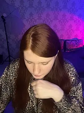 Snapshot of NicollVeys chatting on December 5, 12:08 am NicollVeys online show from December 5, 12:08 am