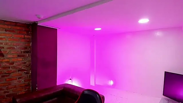 HotThreesoome online show from February 13, 12:12 pm