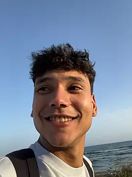 Snapshot of OnlyTyroone chatting on February 8, 2:31 pm OnlyTyroone online show from February 8, 2:31 pm