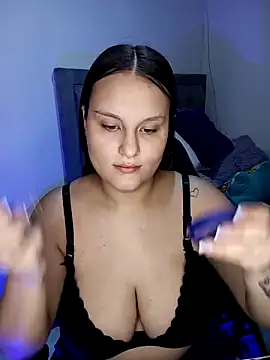 Snapshot of Valeriaa_21 chatting on June 22, 7:33 pm Valeriaa 21 online show from June 22, 7:33 pm