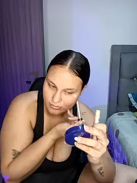 Snapshot of Valeriaa_21 chatting on June 26, 10:36 pm Valeriaa 21 online show from June 26, 10:36 pm