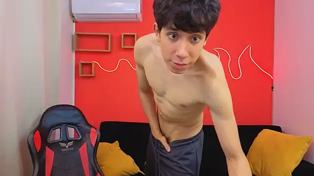 Snapshot of Neo_Twink chatting on May 1, 7:07 pm Neo Twink online show from May 1, 7:07 pm