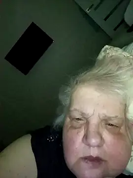 HapinessLovee online show from April 2, 3:15 am