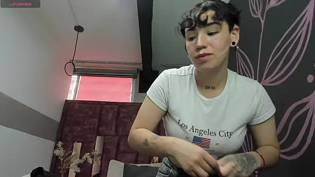 Kiara Fox   online show from March 25, 9:21 pm