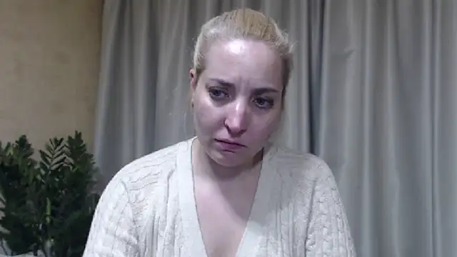 Snapshot of sweetpussy chatting on April 18, 7:58 pm sweetpussy online show from April 18, 7:58 pm
