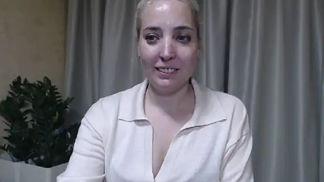 Snapshot of sweetpussy chatting on May 31, 6:09 pm sweetpussy online show from May 31, 6:09 pm