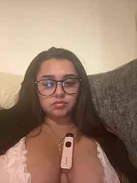 Wild Busty Niyah XX online show from March 11, 9:21 pm