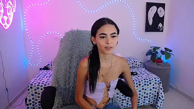 Snapshot of Sofia_tgn chatting on May 14, 6:47 pm Sofia tgn online show from May 14, 6:47 pm