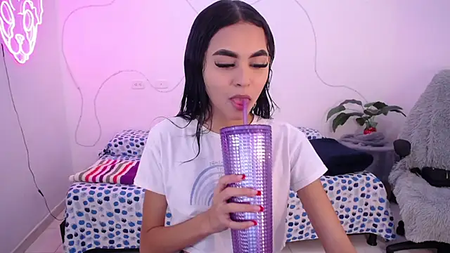 Snapshot of Sofia_tgn chatting on May 21, 6:37 pm Sofia tgn online show from May 21, 6:37 pm