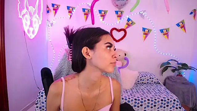 Snapshot of Sofia_tgn chatting on May 25, 6:36 pm Sofia tgn online show from May 25, 6:36 pm