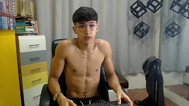 jeremy job online show from April 16, 11:44 am