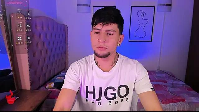 Snapshot of vaalentiino chatting on February 4, 12:05 am vaalentiino online show from February 4, 12:05 am