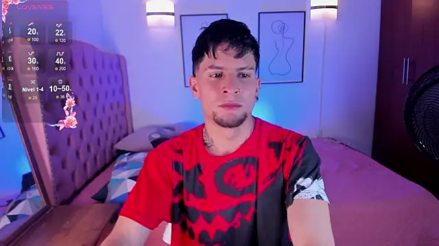 Snapshot of vaalentiino chatting on March 3, 6:25 pm vaalentiino online show from March 3, 6:25 pm