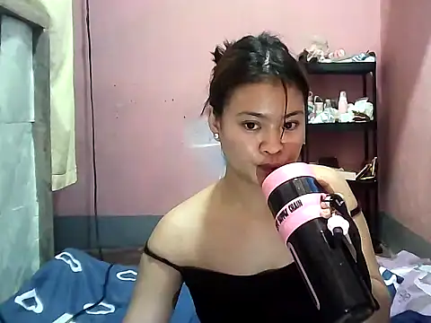 Snapshot of angela_rose20 chatting on April 26, 3:04 am angela rose20 online show from April 26, 3:04 am