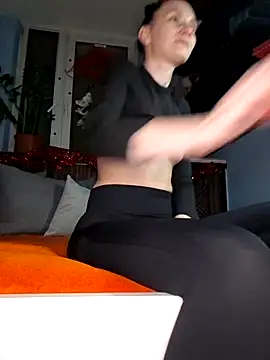 Snapshot of Er_yes_ass chatting on February 19, 9:22 pm Er yes ass online show from February 19, 9:22 pm