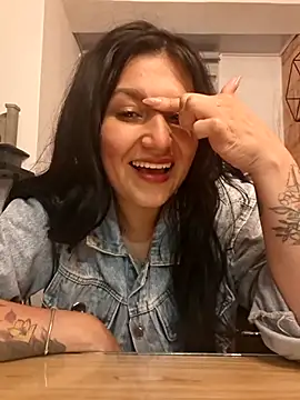 Snapshot of Magenta_Moon chatting on May 4, 11:45 pm Magenta Moon online show from May 4, 11:45 pm
