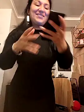 Snapshot of Magenta_Moon chatting on May 11, 12:38 am Magenta Moon online show from May 11, 12:38 am