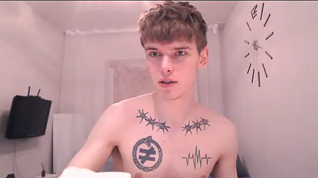 Snapshot of Fredd_Xanders chatting on May 13, 4:48 pm Fredd Xanders online show from May 13, 4:48 pm