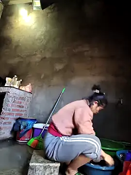 Snapshot of mon-monk chatting on February 5, 2:27 am mon-monk online show from February 5, 2:27 am