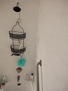 Snapshot of SpiderRose chatting on February 5, 8:57 pm SpiderRose online show from February 5, 8:57 pm