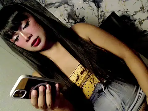 Snapshot of shadow-goddess chatting on July 9, 1:15 pm shadow-goddess online show from July 9, 1:15 pm
