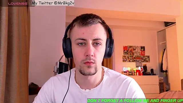 Snapshot of Brellisimo chatting on June 4, 11:49 am Brellisimo online show from June 4, 11:49 am