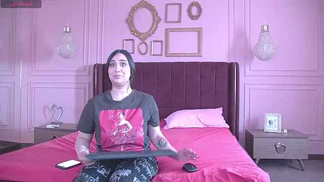 KendallVelvet online show from April 26, 9:18 am