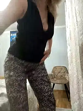 Snapshot of AhlyssaLove1155 chatting on April 21, 2:51 am AhlyssaLove1155 online show from April 21, 2:51 am