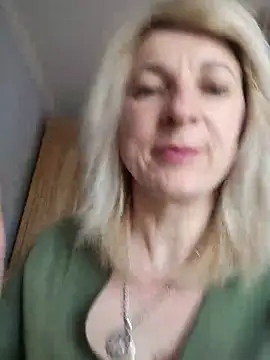 Snapshot of AhlyssaLove1155 chatting on May 28, 3:42 pm AhlyssaLove1155 online show from May 28, 3:42 pm