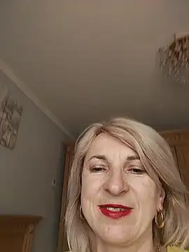 Snapshot of AhlyssaLove1155 chatting on June 11, 3:10 pm AhlyssaLove1155 online show from June 11, 3:10 pm