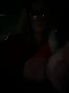 Snapshot of blondebombshell4343 chatting on December 21, 12:40 am blondebombshell4343 online show from December 21, 12:40 am