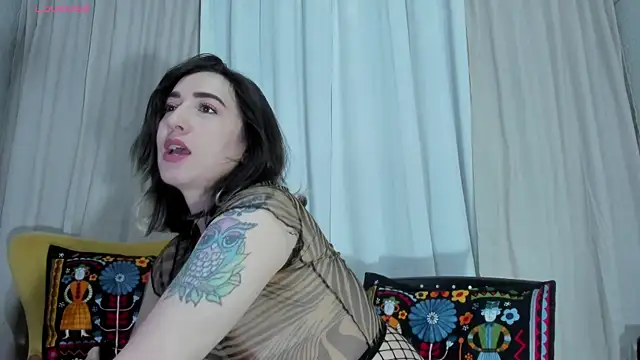 Snapshot of carly_grasso chatting on June 13, 8:34 am carly grasso online show from June 13, 8:34 am