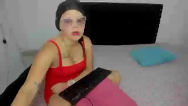 Snapshot of Alondra77_sexy chatting on December 16, 2:44 pm Alondra77 sexy online show from December 16, 2:44 pm