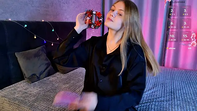  Kate cute online show from December 18, 5:19 pm