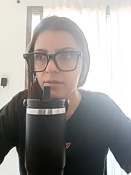 Snapshot of lililovexx chatting on February 1, 1:09 pm lililovexx online show from February 1, 1:09 pm