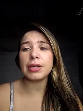 Snapshot of Charlott_smi chatting on April 18, 6:01 pm Charlott smi online show from April 18, 6:01 pm