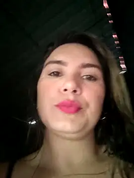 Snapshot of Charlott_smi chatting on April 21, 4:45 pm Charlott smi online show from April 21, 4:45 pm